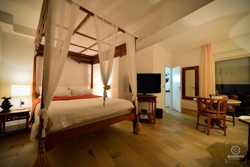 Double Room,43869928:JPEG